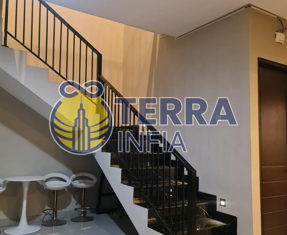 Foto properti Disewakan Rumah 2 Lantai Cantik Full Furnish Di Setiabudi