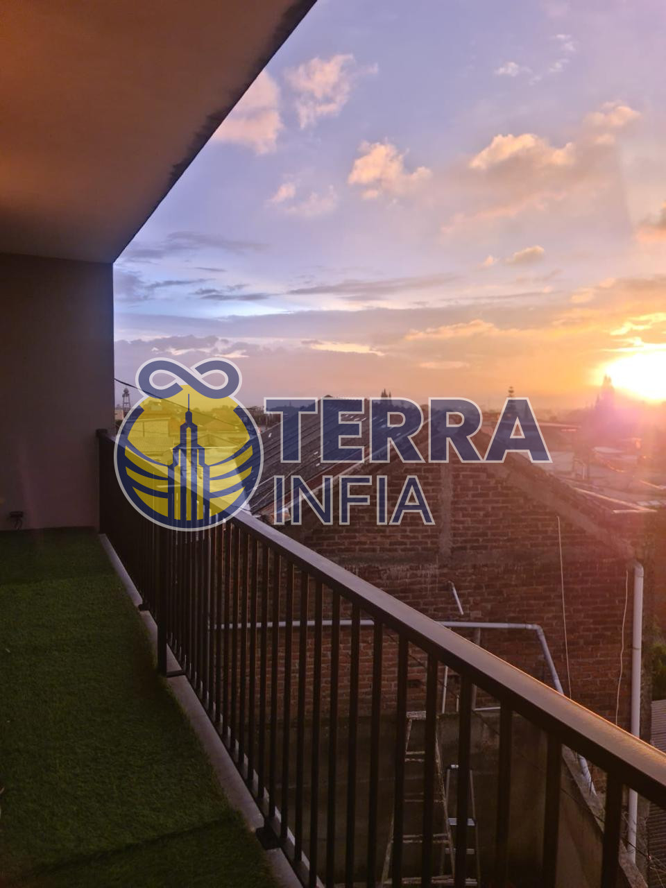 Foto properti Disewakan Rumah 2 Lantai Cantik Full Furnish Di Setiabudi