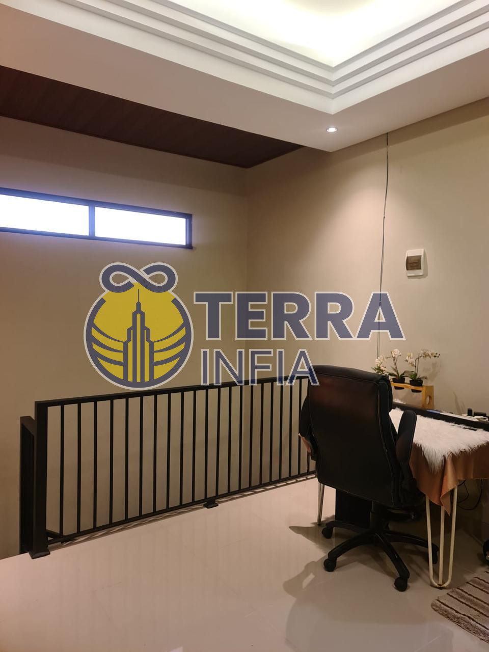 Foto properti Disewakan Rumah 2 Lantai Cantik Full Furnish Di Setiabudi