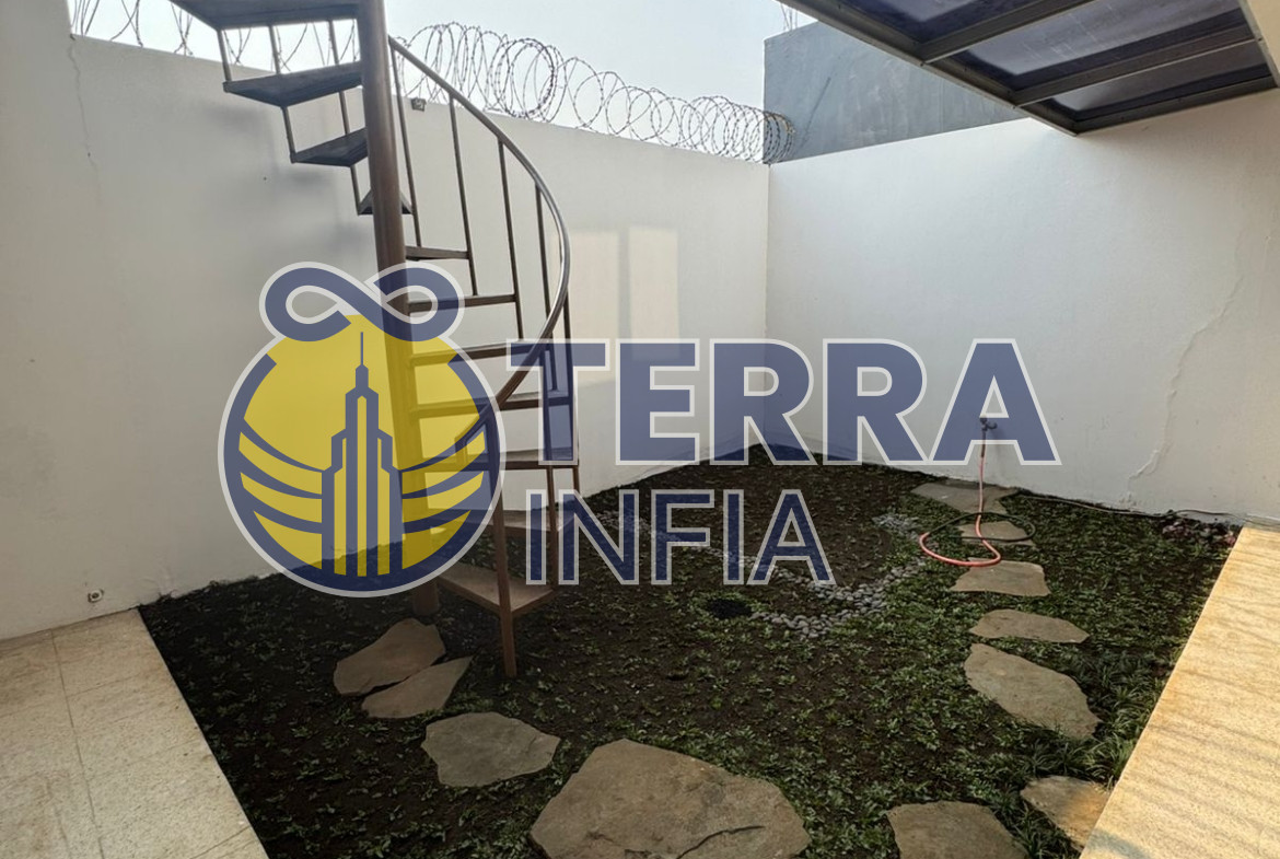 Foto properti Rumah 2 Lantai Dalam Komplek di Gegerkalong