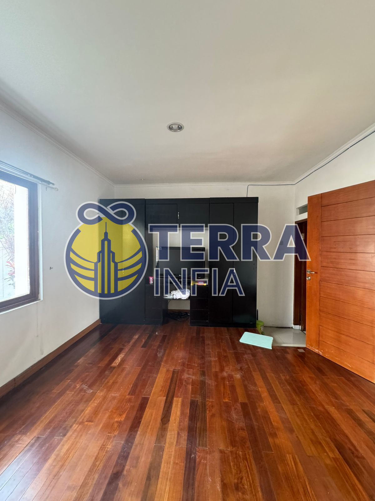 Foto properti Rumah 2 Lantai Dalam Komplek di Gegerkalong