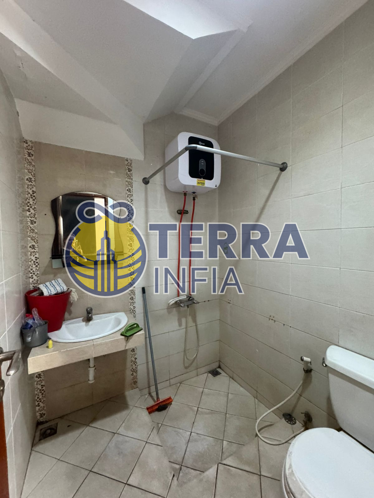 Foto properti Rumah 2 Lantai Dalam Komplek di Gegerkalong