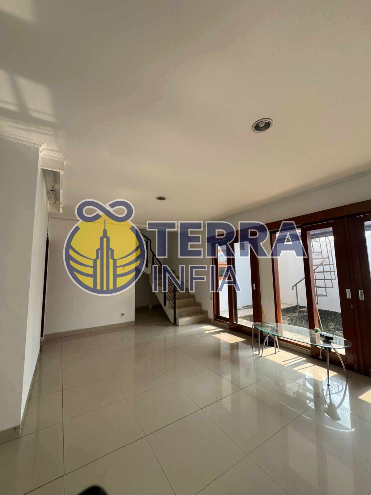 Foto properti Rumah 2 Lantai Dalam Komplek di Gegerkalong