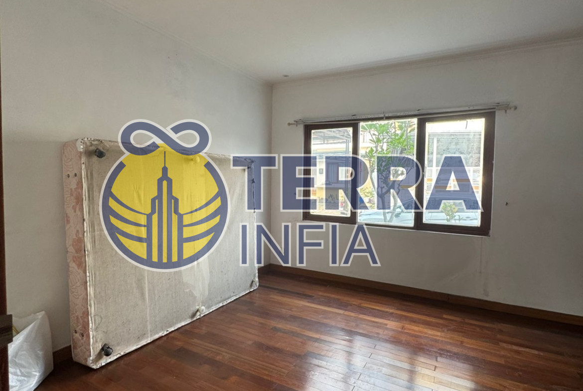 Foto properti Rumah 2 Lantai Dalam Komplek di Gegerkalong