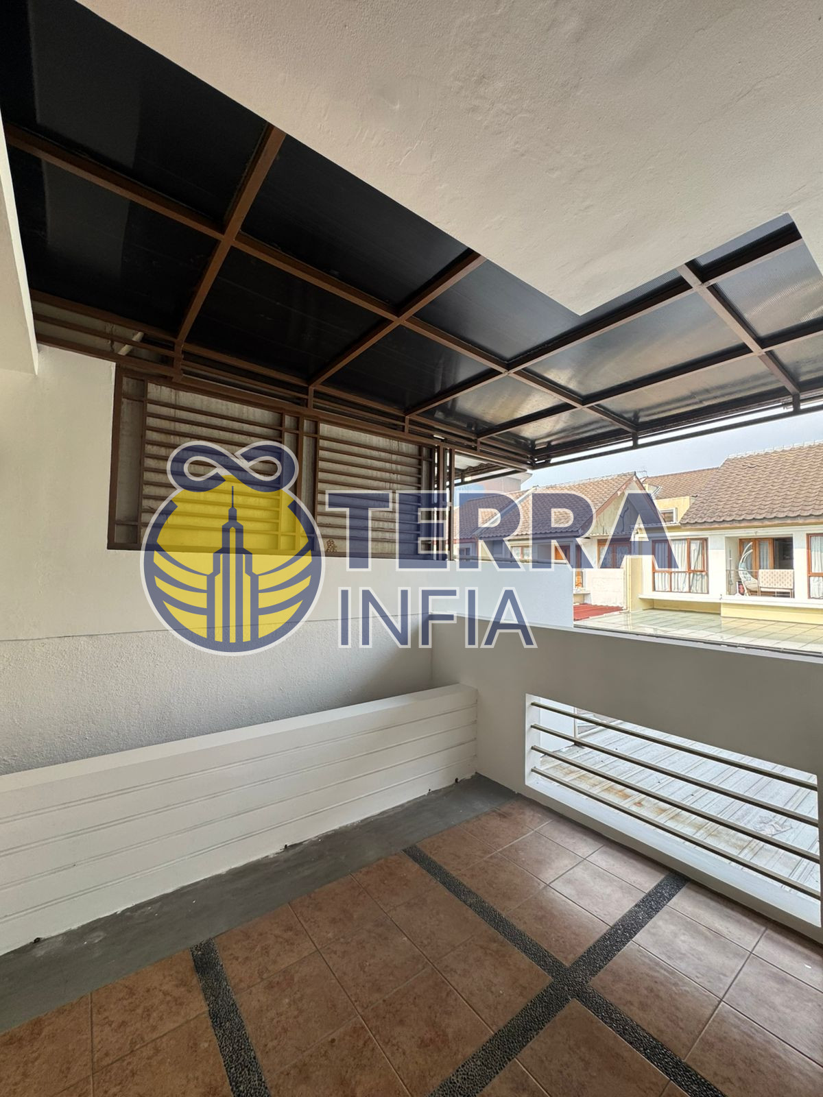 Foto properti Rumah 2 Lantai Dalam Komplek di Gegerkalong