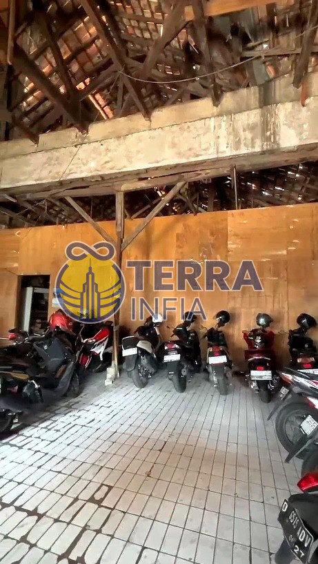 Foto properti Ruko HARGA BAWAH NJOP HOT ITEM – FOR SALE Tanah & Bangunan Asia Afrika, Bandung Main Road / Jalan Utama LT 878 m² SHM Rp 23 Juta/m² (NEGO) Lokasi strategis, cocok untuk usaha, kantor, hotel, showroom, atau investasi.