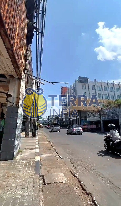 Foto properti Ruko HARGA BAWAH NJOP HOT ITEM – FOR SALE Tanah & Bangunan Asia Afrika, Bandung Main Road / Jalan Utama LT 878 m² SHM Rp 23 Juta/m² (NEGO) Lokasi strategis, cocok untuk usaha, kantor, hotel, showroom, atau investasi.