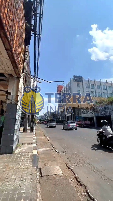 Foto properti Ruko HARGA BAWAH NJOP HOT ITEM – FOR SALE Tanah & Bangunan Asia Afrika, Bandung Main Road / Jalan Utama LT 878 m² SHM Rp 23 Juta/m² (NEGO) Lokasi strategis, cocok untuk usaha, kantor, hotel, showroom, atau investasi.
