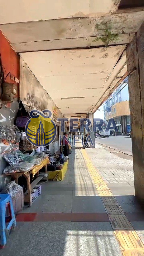 Foto properti Ruko HARGA BAWAH NJOP HOT ITEM – FOR SALE Tanah & Bangunan Asia Afrika, Bandung Main Road / Jalan Utama LT 878 m² SHM Rp 23 Juta/m² (NEGO) Lokasi strategis, cocok untuk usaha, kantor, hotel, showroom, atau investasi.