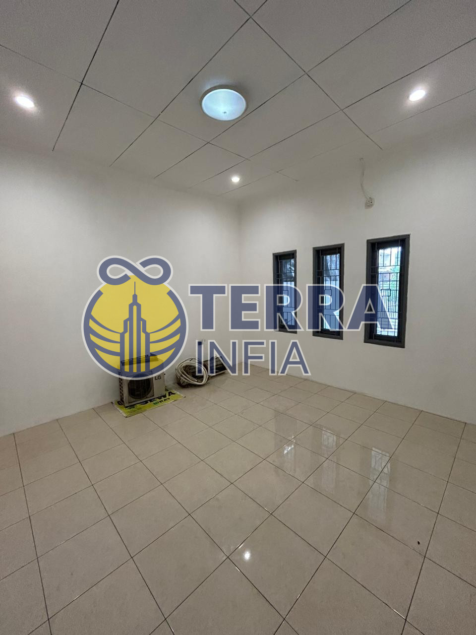 Foto properti Dijual Rumah di Dijual Rumah Siap Huni Taman Holis Indah, Kota Bandung