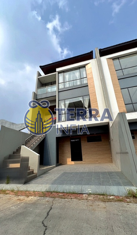 Foto properti Dijual Rumah di 🏡 DIJUAL – Rumah Baru Setraduta Royal Grande✨