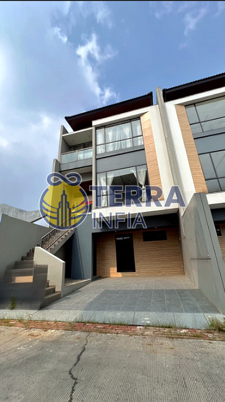 Foto properti Dijual Rumah di 🏡 DIJUAL – Rumah Baru Setraduta Royal Grande✨