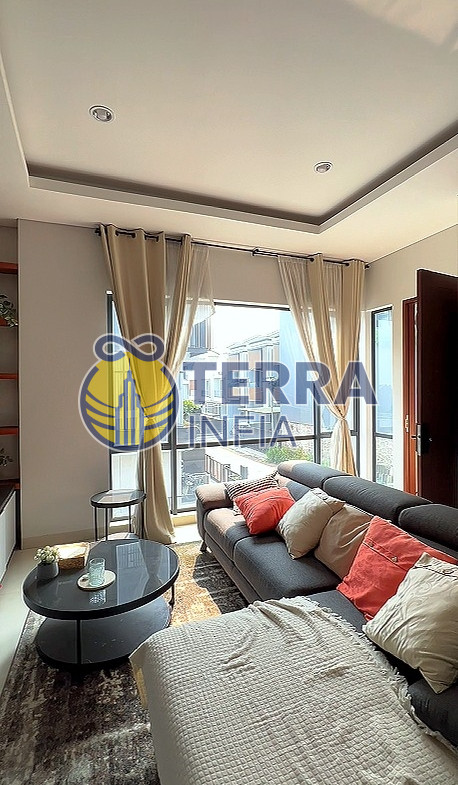 Foto properti Dijual Rumah di 🏡 DIJUAL – Rumah Baru Setraduta Royal Grande✨