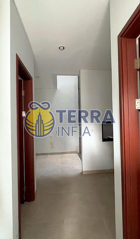 Foto properti Dijual Rumah di 🏡 DIJUAL – Rumah Baru Setraduta Royal Grande✨