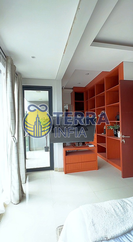 Foto properti Dijual Rumah di 🏡 DIJUAL – Rumah Baru Setraduta Royal Grande✨