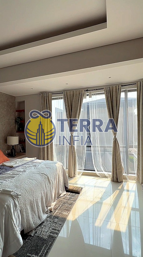Foto properti Dijual Rumah di 🏡 DIJUAL – Rumah Baru Setraduta Royal Grande✨