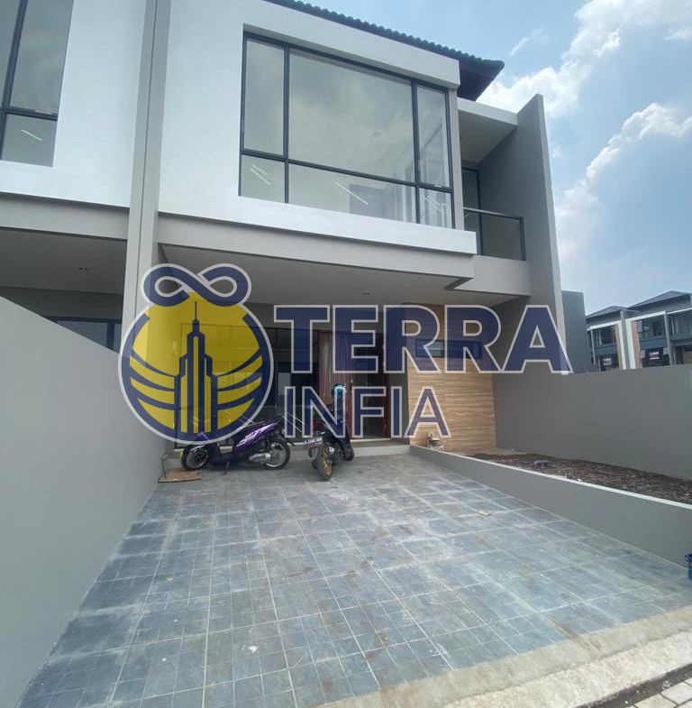 Foto properti Dijual Rumah di 🏡 **DIJUAL – Rumah Baru Setraduta Royal Grande**