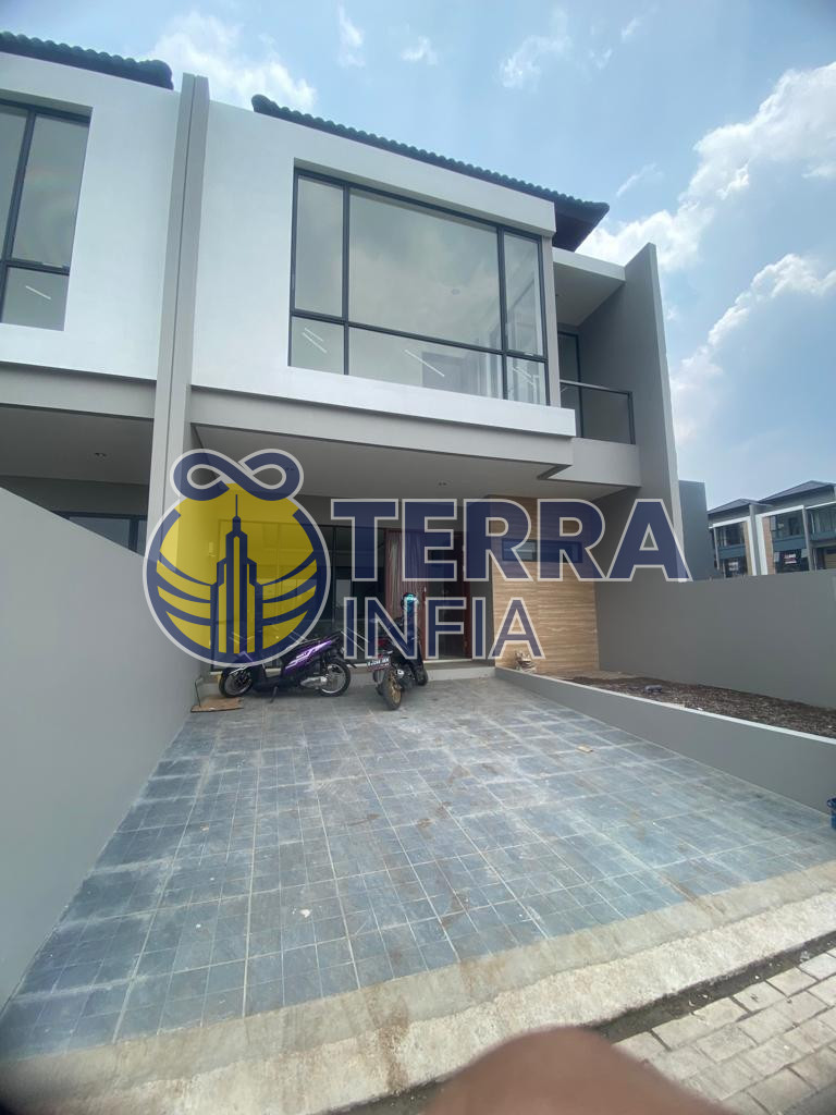 Foto properti Dijual Rumah di 🏡 **DIJUAL – Rumah Baru Setraduta Royal Grande**