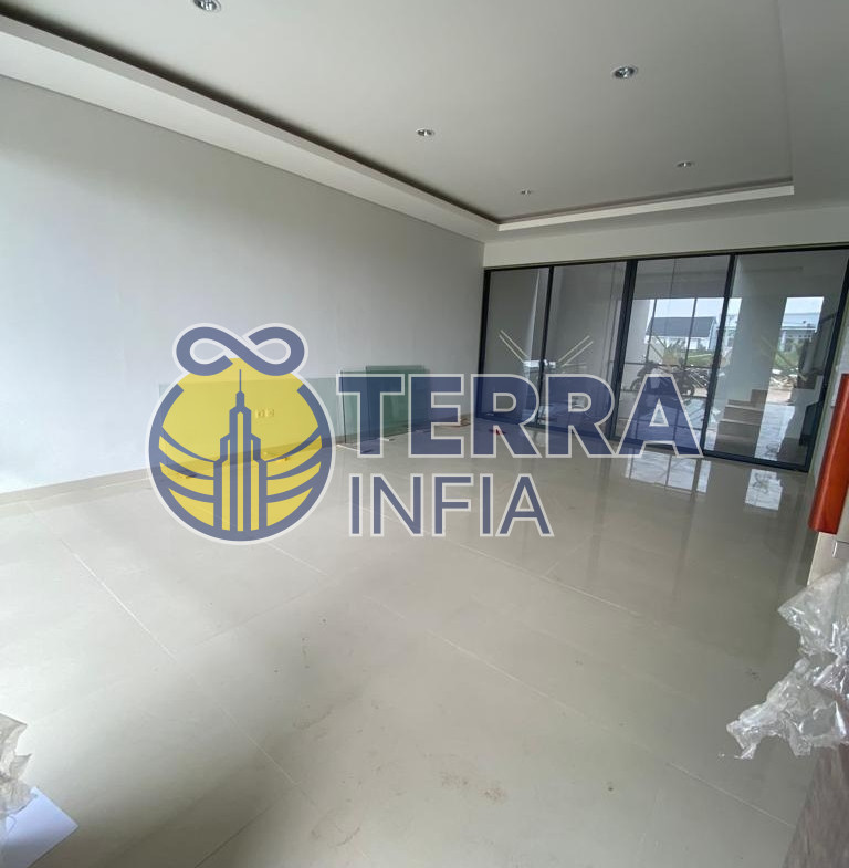 Foto properti Dijual Rumah di 🏡 **DIJUAL – Rumah Baru Setraduta Royal Grande**