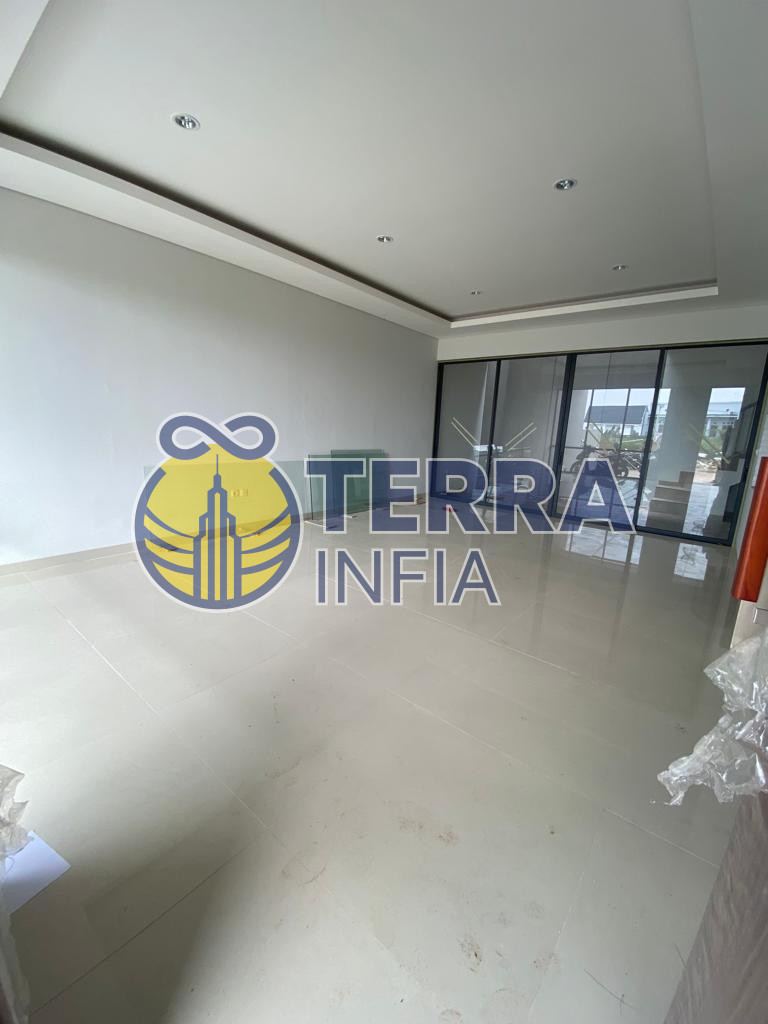 Foto properti Dijual Rumah di 🏡 **DIJUAL – Rumah Baru Setraduta Royal Grande**