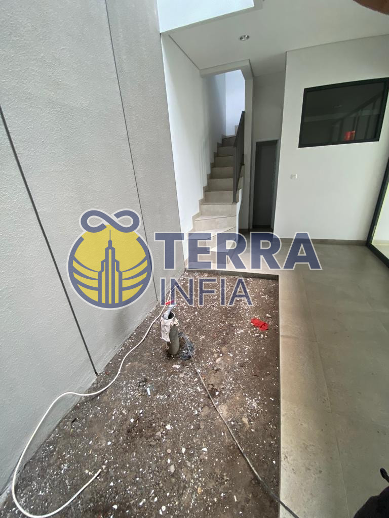 Foto properti Dijual Rumah di 🏡 **DIJUAL – Rumah Baru Setraduta Royal Grande**