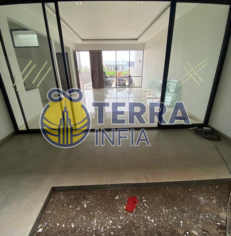 Foto properti Dijual Rumah di 🏡 **DIJUAL – Rumah Baru Setraduta Royal Grande**