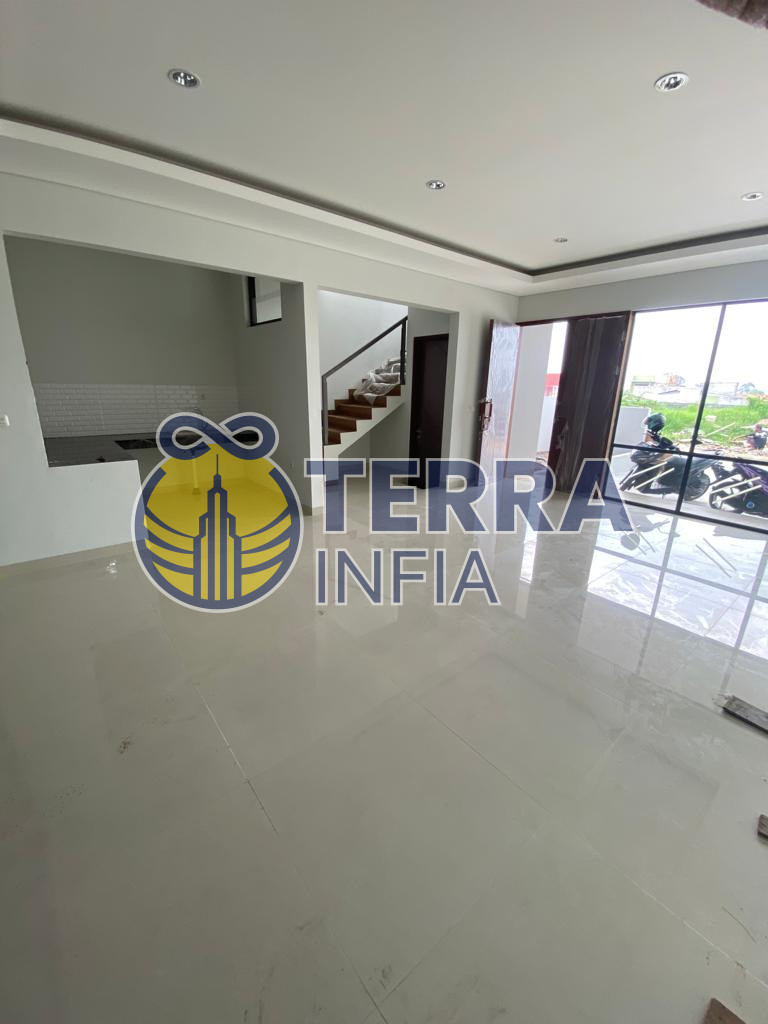 Foto properti Dijual Rumah di 🏡 **DIJUAL – Rumah Baru Setraduta Royal Grande**
