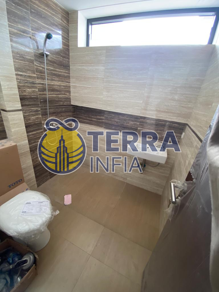 Foto properti Dijual Rumah di 🏡 **DIJUAL – Rumah Baru Setraduta Royal Grande**