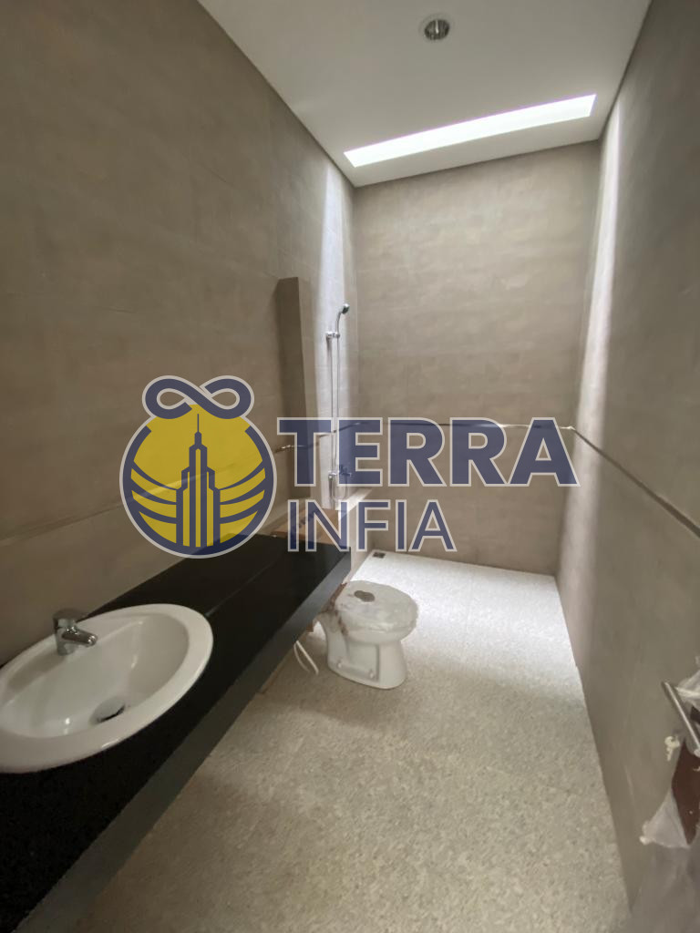 Foto properti Dijual Rumah di 🏡 **DIJUAL – Rumah Baru Setraduta Royal Grande**