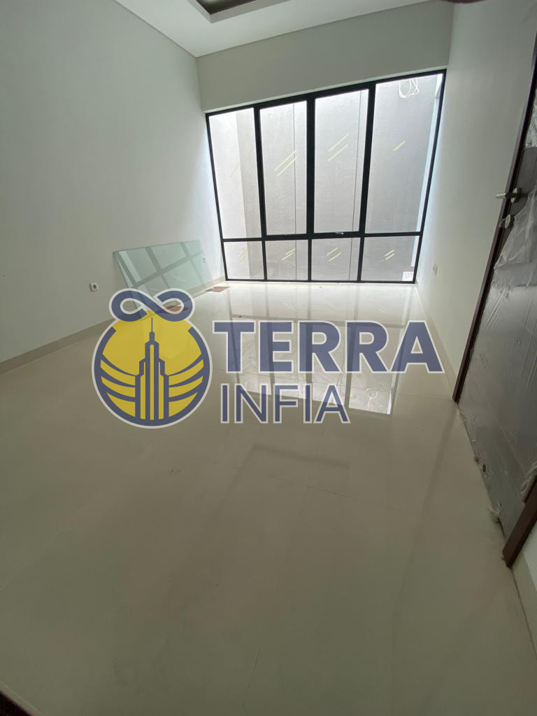 Foto properti Dijual Rumah di 🏡 **DIJUAL – Rumah Baru Setraduta Royal Grande**