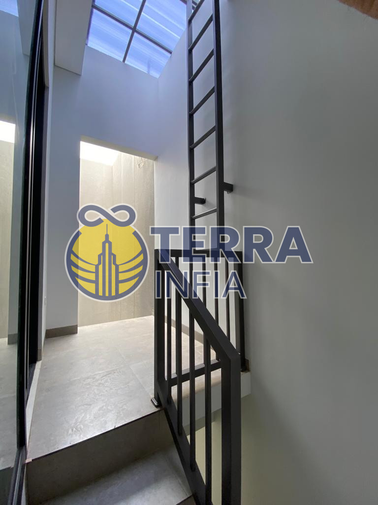 Foto properti Dijual Rumah di 🏡 **DIJUAL – Rumah Baru Setraduta Royal Grande**