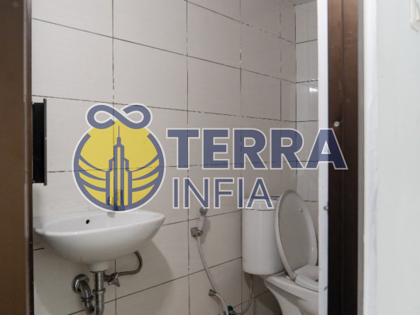 Foto properti Dijual Ruko di 🏡 FOR SALE – RUKO GUNUNG BATU 💰 1,7M (nego) | SHM (SEMI FURNISHED) 📐 LT 83 m² | LB 145 m² | Hadap Barat ✨ 2+1 KM 👷‍♀️ 1 kamar pembantu 🚗 Carport 8-10 🛋️ AC | CCTV ⚡ 2200W | 💧 Sumur + PDAM 🔒 Lingkungan aman, Kota Bandung