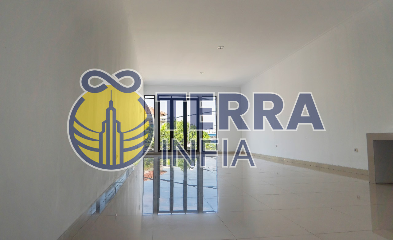 Foto properti Dijual Ruko di 🏡 FOR SALE – RUKO GUNUNG BATU 💰 1,7M (nego) | SHM (SEMI FURNISHED) 📐 LT 83 m² | LB 145 m² | Hadap Barat ✨ 2+1 KM 👷‍♀️ 1 kamar pembantu 🚗 Carport 8-10 🛋️ AC | CCTV ⚡ 2200W | 💧 Sumur + PDAM 🔒 Lingkungan aman, Kota Bandung