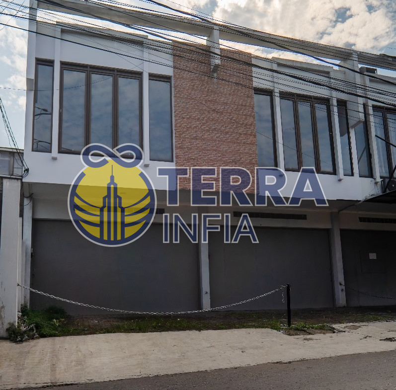 Foto properti Dijual Ruko di 🏡 FOR SALE – RUKO GUNUNG BATU 💰 1,7M (nego) | SHM (SEMI FURNISHED) 📐 LT 83 m² | LB 145 m² | Hadap Barat ✨ 2+1 KM 👷‍♀️ 1 kamar pembantu 🚗 Carport 8-10 🛋️ AC | CCTV ⚡ 2200W | 💧 Sumur + PDAM 🔒 Lingkungan aman, Kota Bandung
