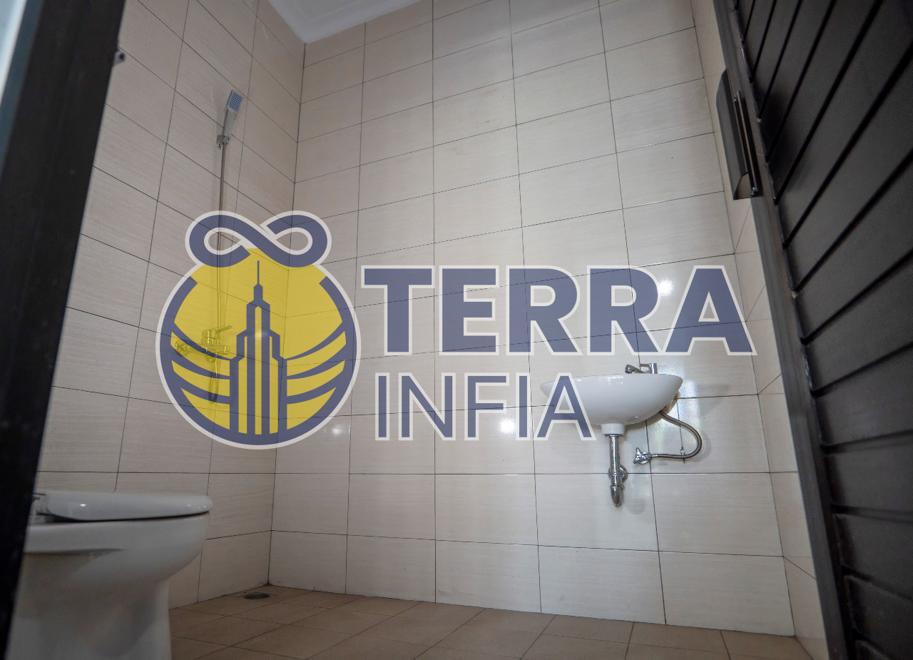 Foto properti Dijual Ruko di 🏡 FOR SALE – RUKO GUNUNG BATU 💰 1,7M (nego) | SHM (SEMI FURNISHED) 📐 LT 83 m² | LB 145 m² | Hadap Barat ✨ 2+1 KM 👷‍♀️ 1 kamar pembantu 🚗 Carport 8-10 🛋️ AC | CCTV ⚡ 2200W | 💧 Sumur + PDAM 🔒 Lingkungan aman, Kota Bandung