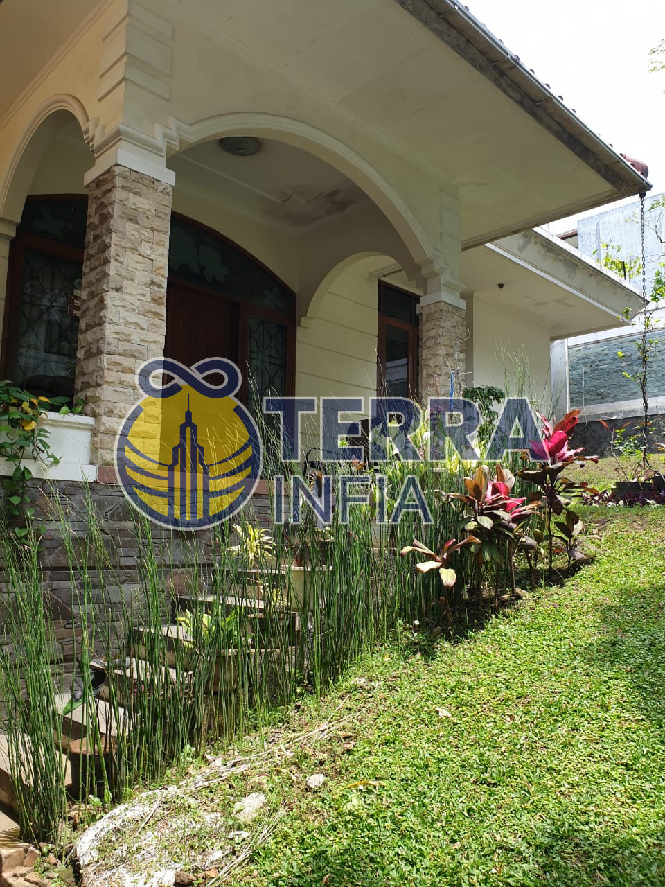 Foto properti Dijual Rumah di 🏡 FOR SALE – Setra Murni, Bandung