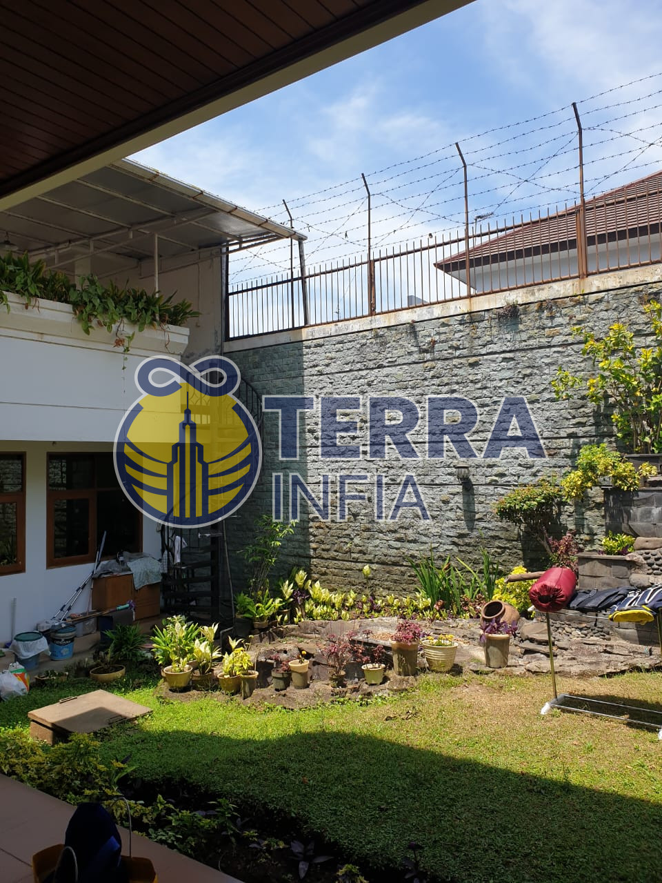 Foto properti Dijual Rumah di 🏡 FOR SALE – Setra Murni, Bandung