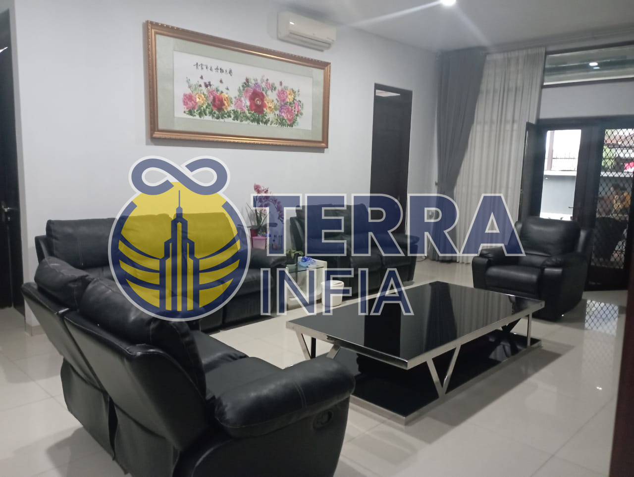 Foto properti Jual Cepat Rumah Lux Mekarwangi, Kota Bandung