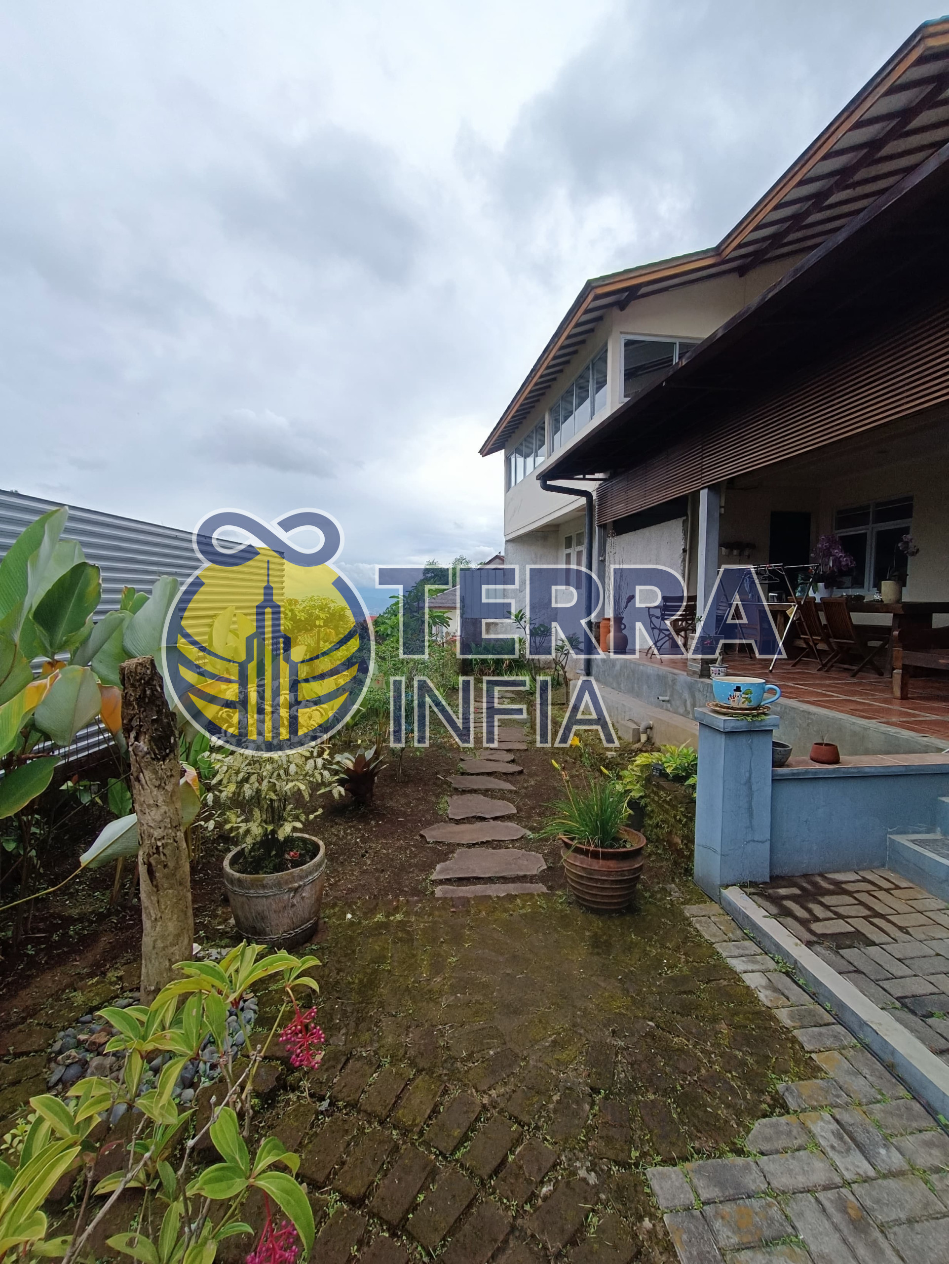 Foto properti Jual Cepat Rumah Lux Bukit Idaman Cipaku, Kota Bandung