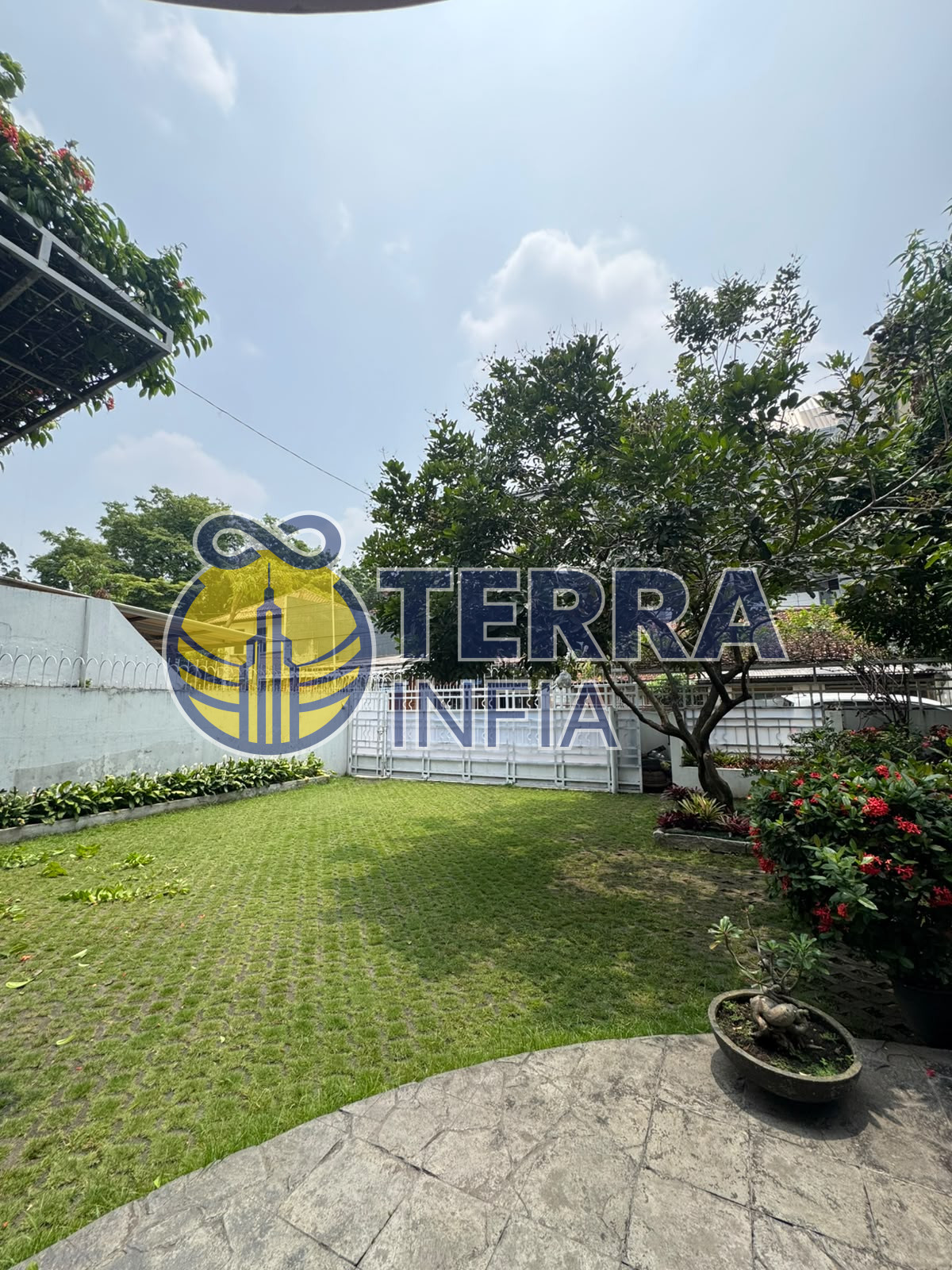 Foto properti Dijual Rumah di Ciateul, Kota Bandung