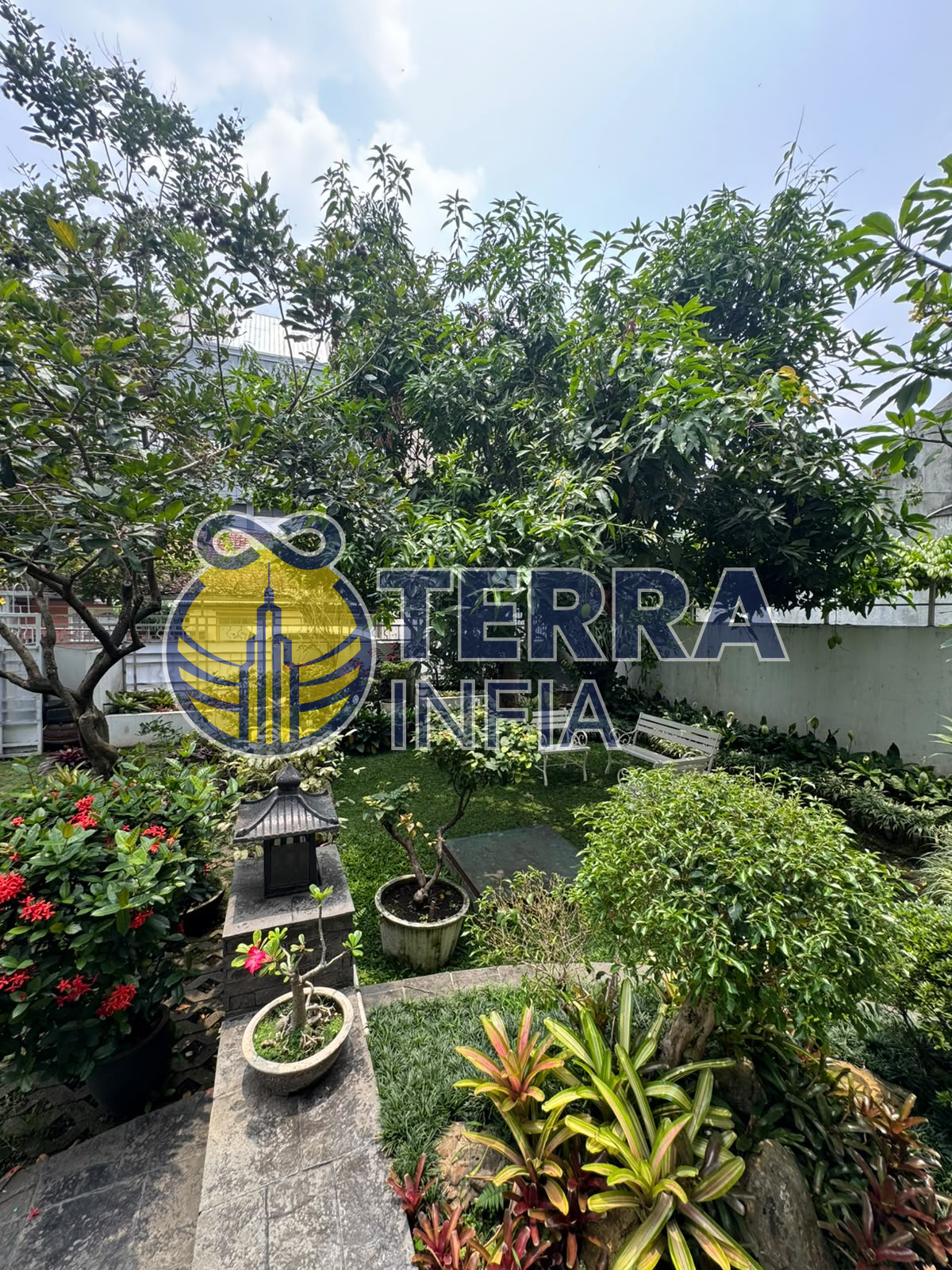Foto properti Dijual Rumah di Ciateul, Kota Bandung