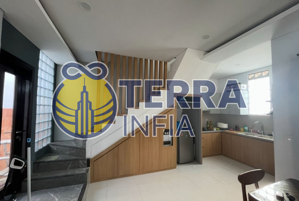 Foto properti Dijual Rumah di Rumah Cantik Hook Padmagriya Podomoro ( samping rumah ada taman ), Kota Bandung